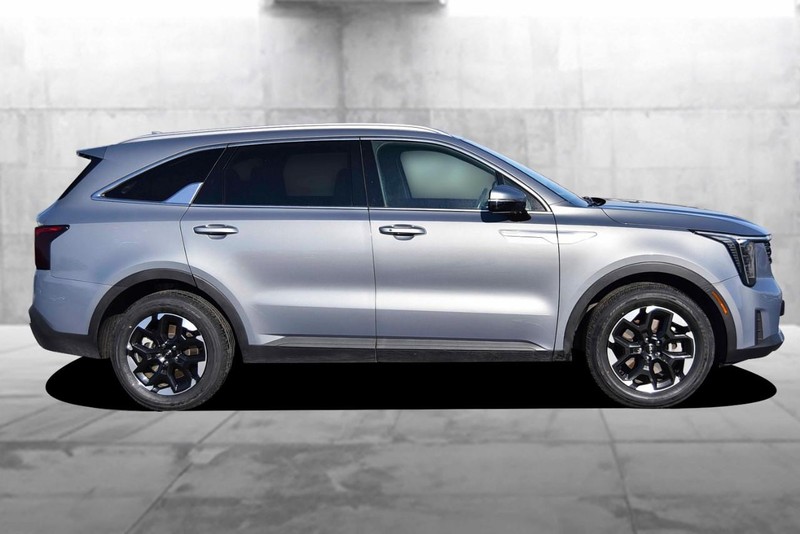 Kia Sorento Vehicle Full-screen Gallery Image 5