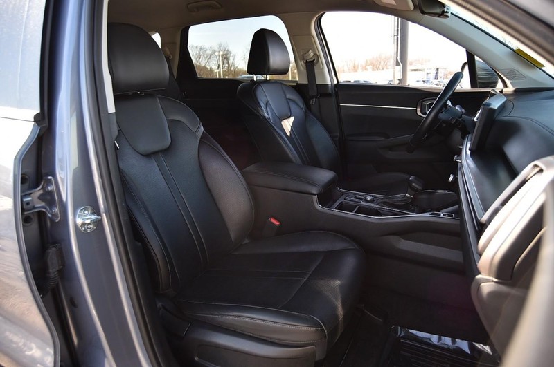 Kia Sorento Vehicle Full-screen Gallery Image 21
