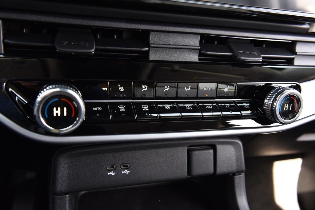 Honda Prologue Vehicle Image 15