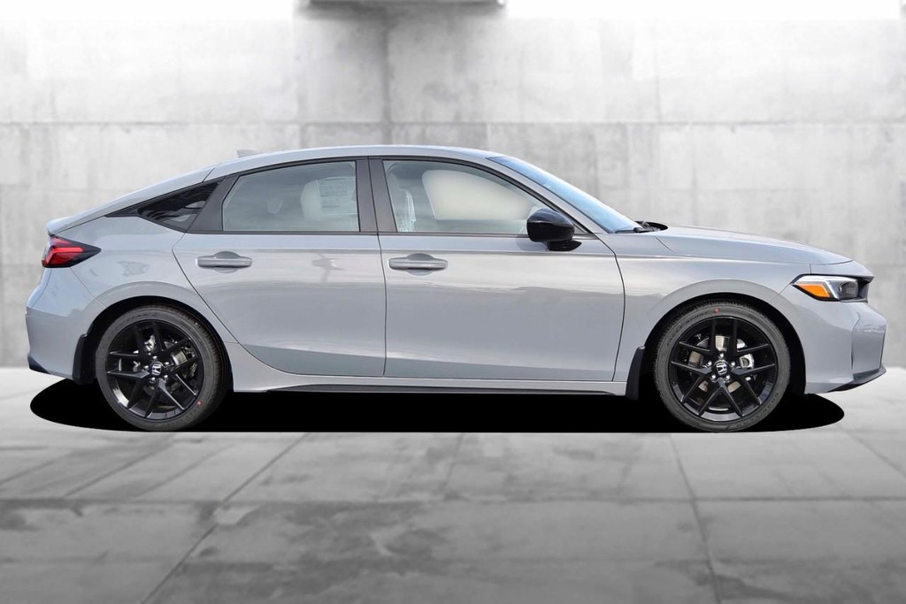 Honda Civic Hatchback Vehicle Image 05