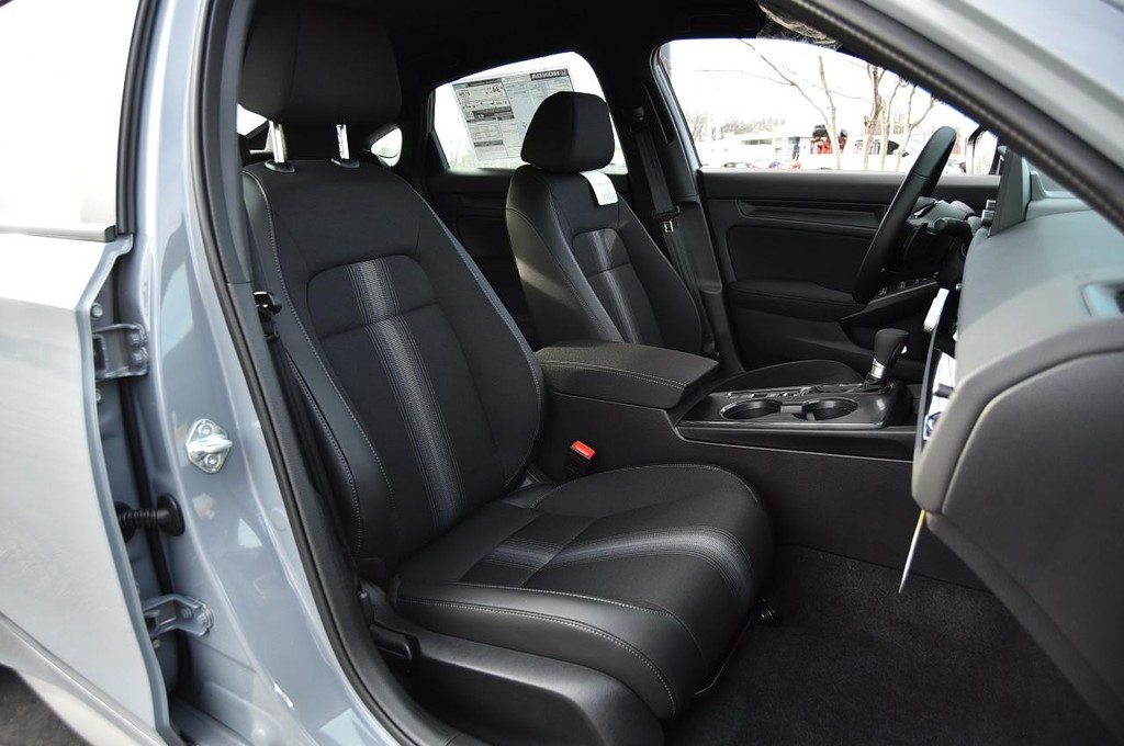 Honda Civic Hatchback Vehicle Image 21