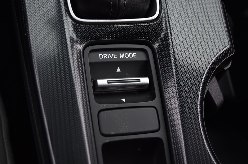 Honda Civic Hatchback Hybrid Vehicle Image 17