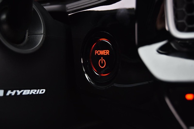 Honda Civic Hatchback Hybrid Vehicle Image 18