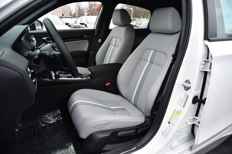 Honda Civic Hatchback Hybrid Vehicle Image 20