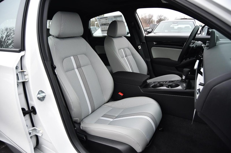 Honda Civic Hatchback Hybrid Vehicle Image 21