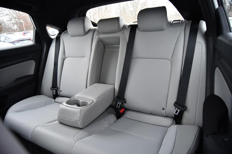 Honda Civic Hatchback Hybrid Vehicle Image 23