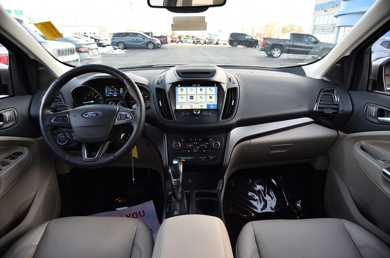 Ford Escape Vehicle Full-screen Gallery Image 7