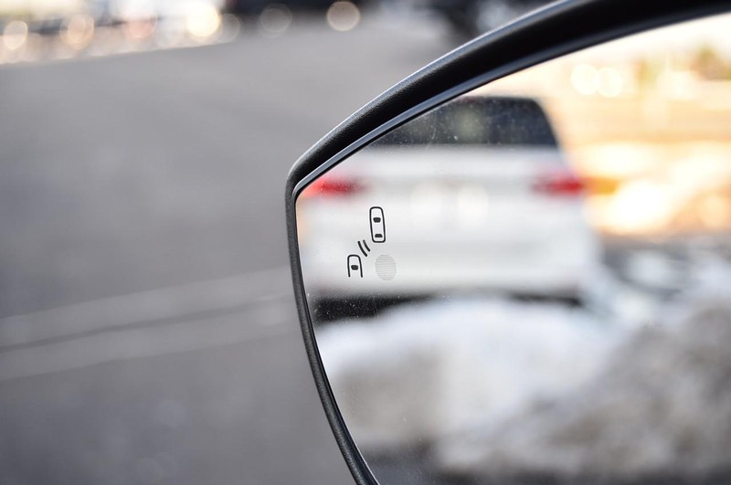 Ford Escape Vehicle Full-screen Gallery Image 9