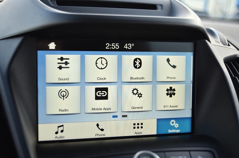 Ford Escape Vehicle Full-screen Gallery Image 13