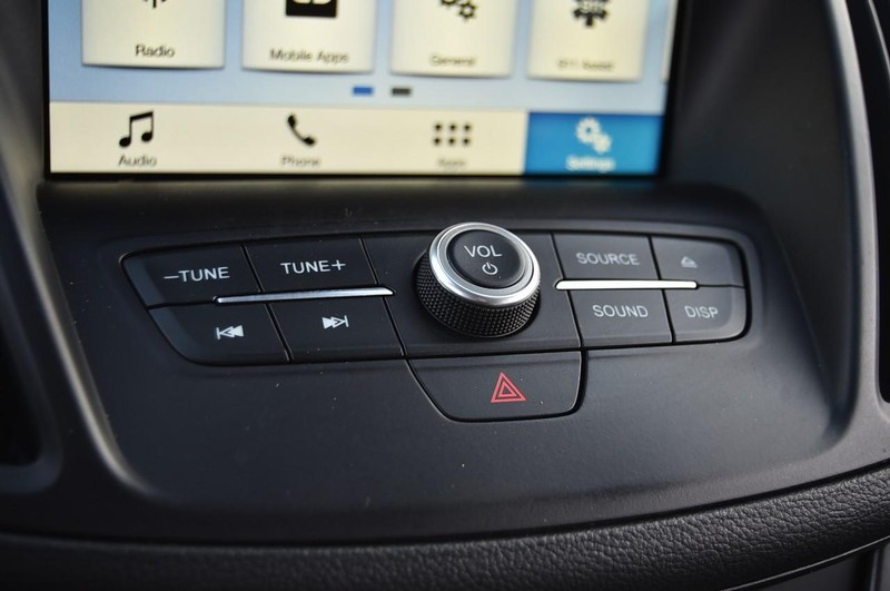 Ford Escape Vehicle Full-screen Gallery Image 14