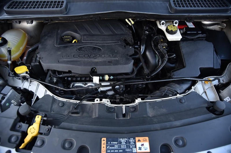 Ford Escape Vehicle Full-screen Gallery Image 24