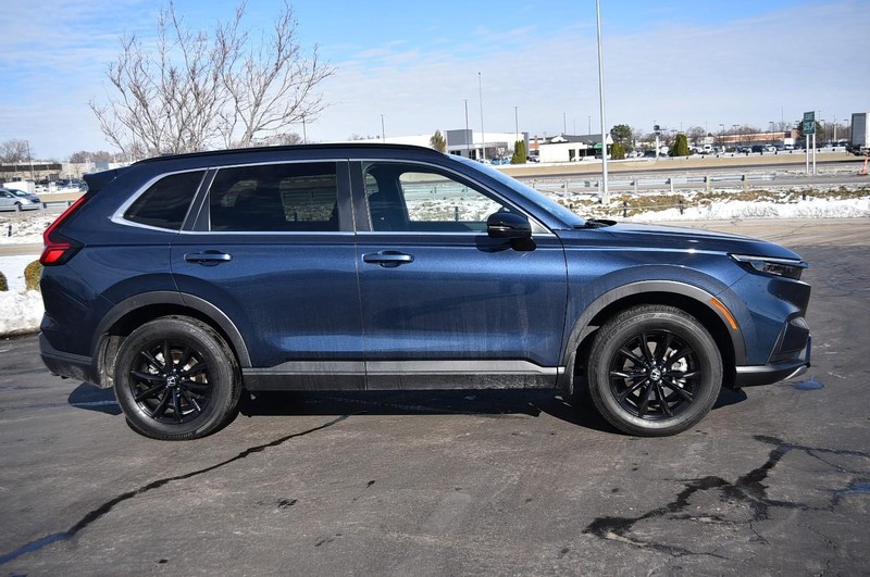 Honda CR-V Hybrid Vehicle Full-screen Gallery Image 5