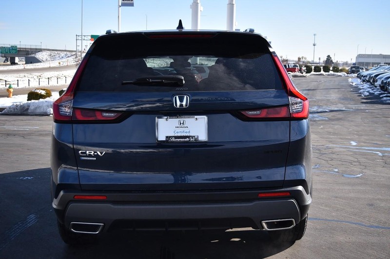Honda CR-V Hybrid Vehicle Full-screen Gallery Image 6