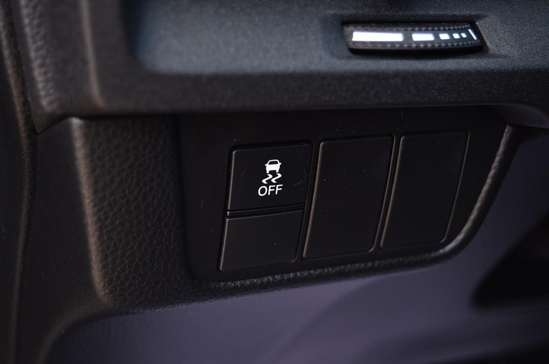 Honda CR-V Hybrid Vehicle Full-screen Gallery Image 9