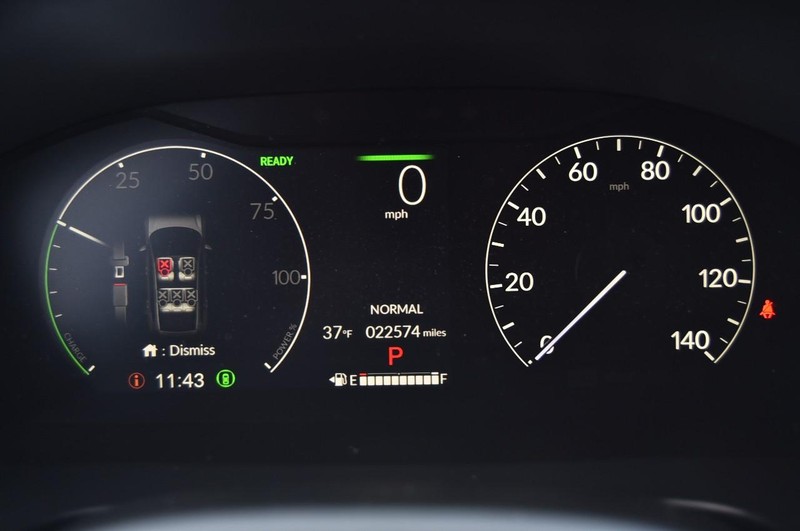 Honda CR-V Hybrid Vehicle Full-screen Gallery Image 10