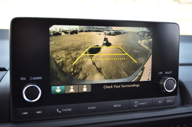 Honda CR-V Hybrid Vehicle Full-screen Gallery Image 11