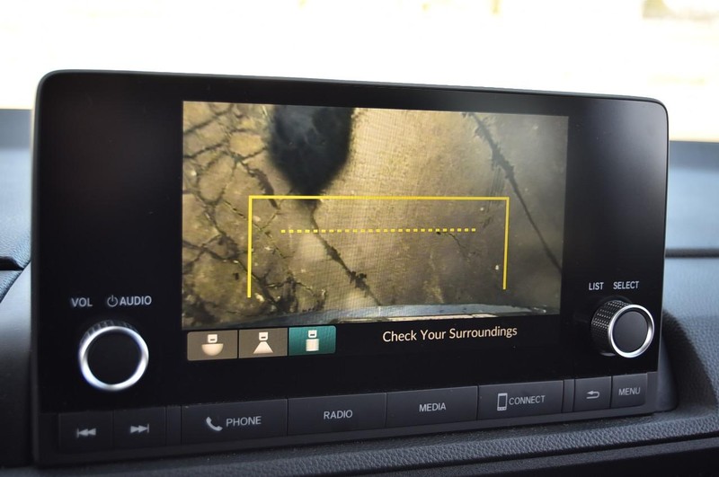 Honda CR-V Hybrid Vehicle Full-screen Gallery Image 12