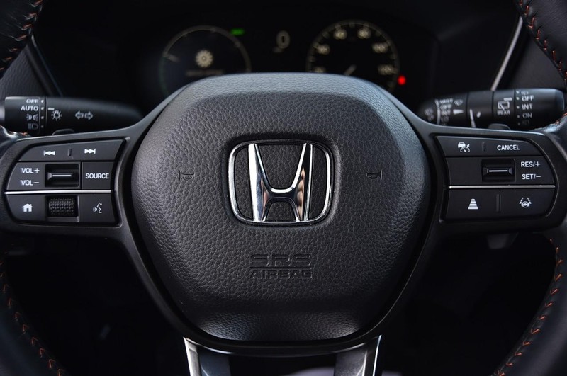 Honda CR-V Hybrid Vehicle Full-screen Gallery Image 18