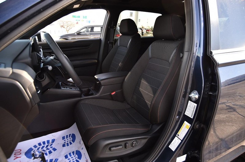 Honda CR-V Hybrid Vehicle Full-screen Gallery Image 19