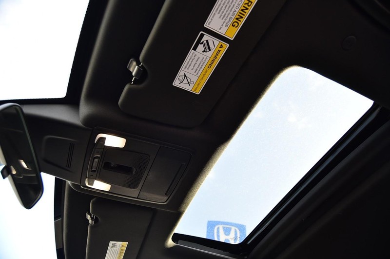 Honda CR-V Hybrid Vehicle Full-screen Gallery Image 21