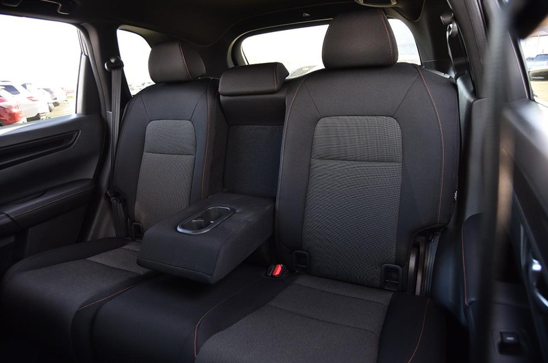 Honda CR-V Hybrid Vehicle Full-screen Gallery Image 22