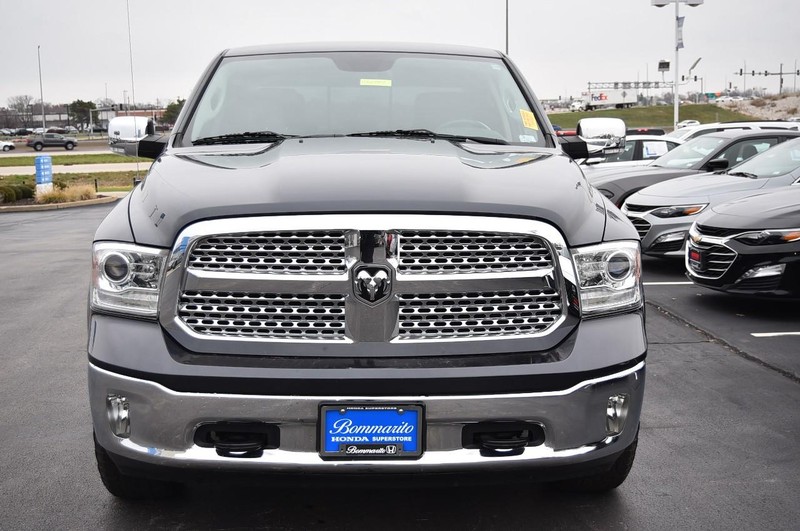 Ram 1500 Vehicle Full-screen Gallery Image 4