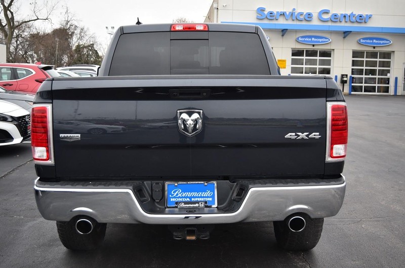 Ram 1500 Vehicle Full-screen Gallery Image 6