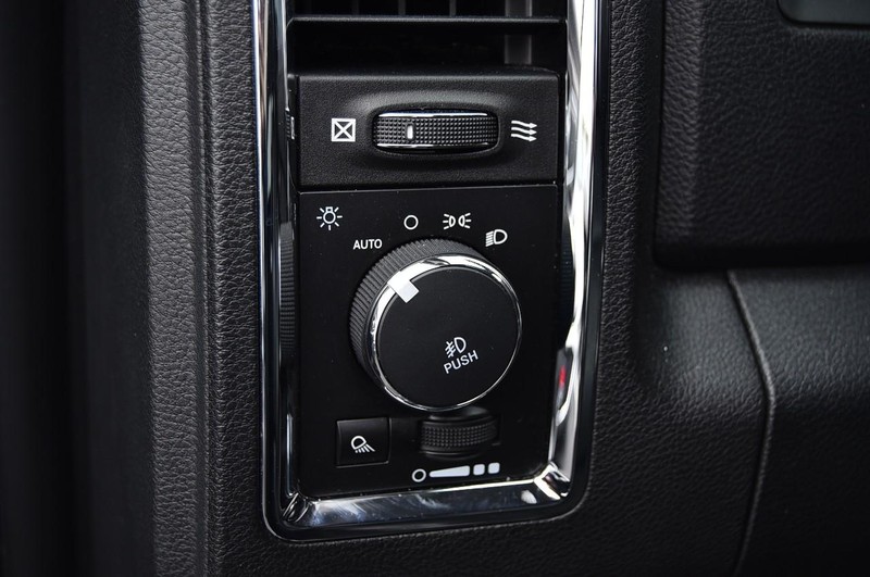 Ram 1500 Vehicle Full-screen Gallery Image 11