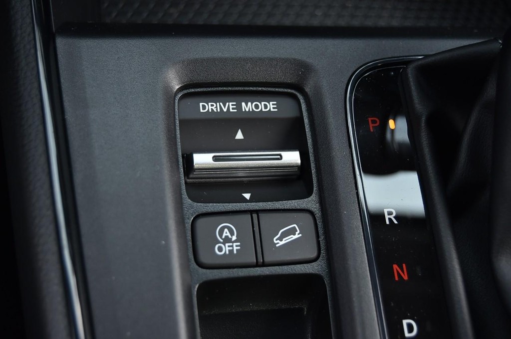 Honda CR-V Vehicle Image 16