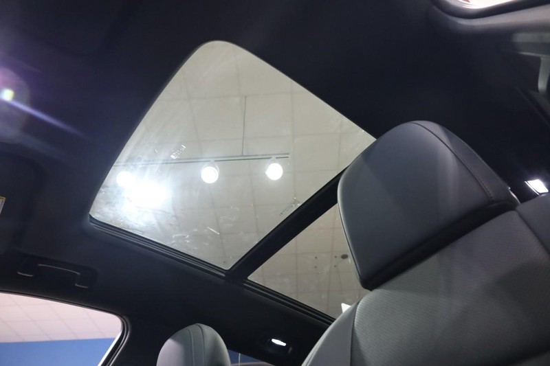 Honda Prologue Vehicle Full-screen Gallery Image 9