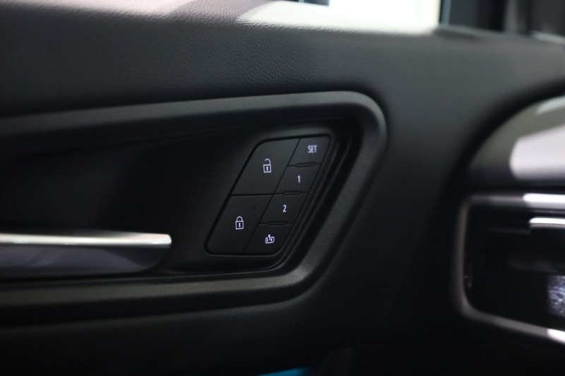 Honda Prologue Vehicle Full-screen Gallery Image 19