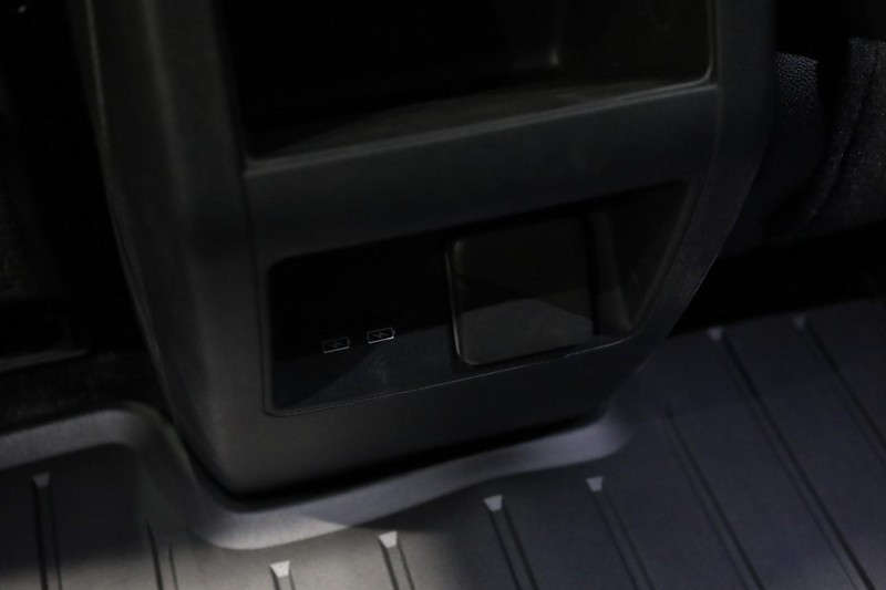 Honda Prologue Vehicle Full-screen Gallery Image 23