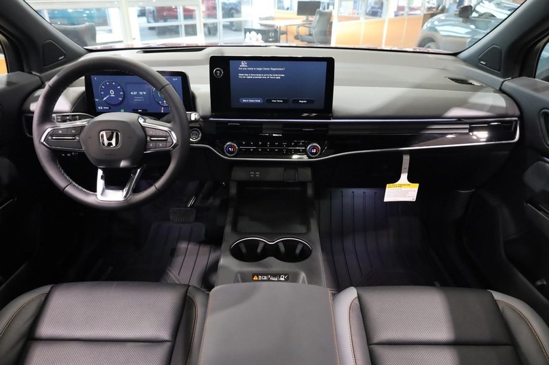Honda Prologue Vehicle Full-screen Gallery Image 24