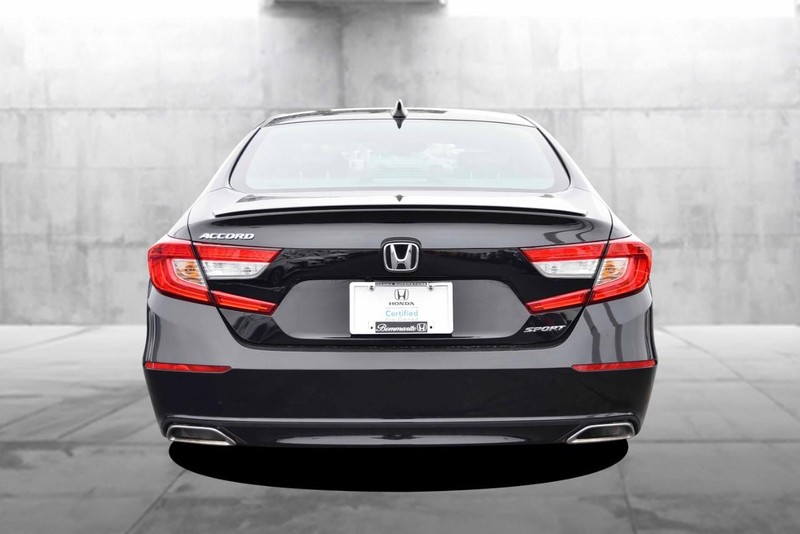 Honda Accord Sedan Vehicle Full-screen Gallery Image 06