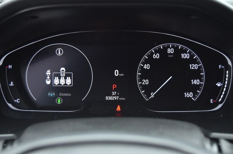 Honda Accord Sedan Vehicle Full-screen Gallery Image 11