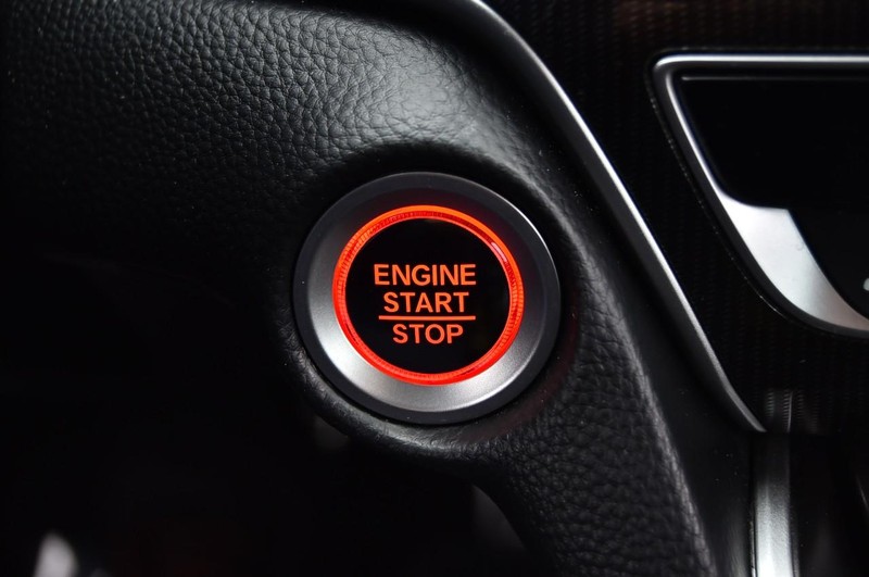 Honda Accord Sedan Vehicle Full-screen Gallery Image 16