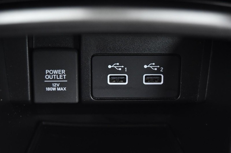 Honda Accord Sedan Vehicle Full-screen Gallery Image 17