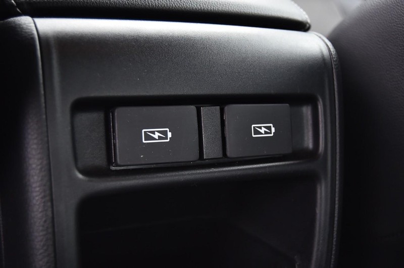 Honda Accord Sedan Vehicle Full-screen Gallery Image 23