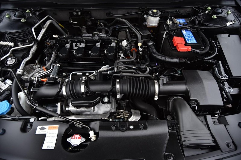 Honda Accord Sedan Vehicle Full-screen Gallery Image 25