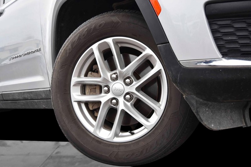 Jeep Grand Cherokee L Vehicle Image 03