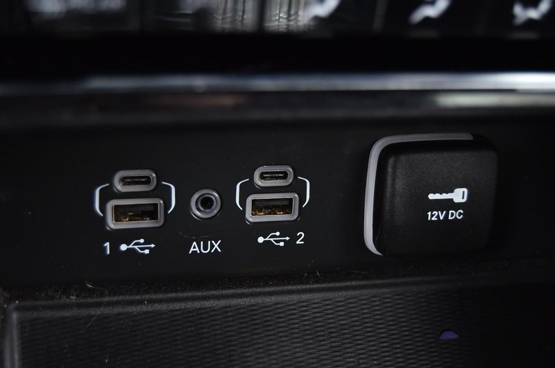 Jeep Grand Cherokee L Vehicle Image 16