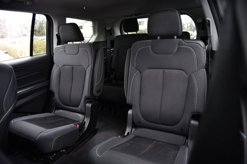 Jeep Grand Cherokee L Vehicle Image 21