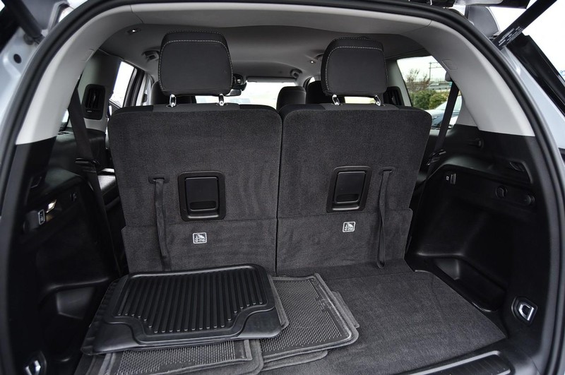 Jeep Grand Cherokee L Vehicle Image 25