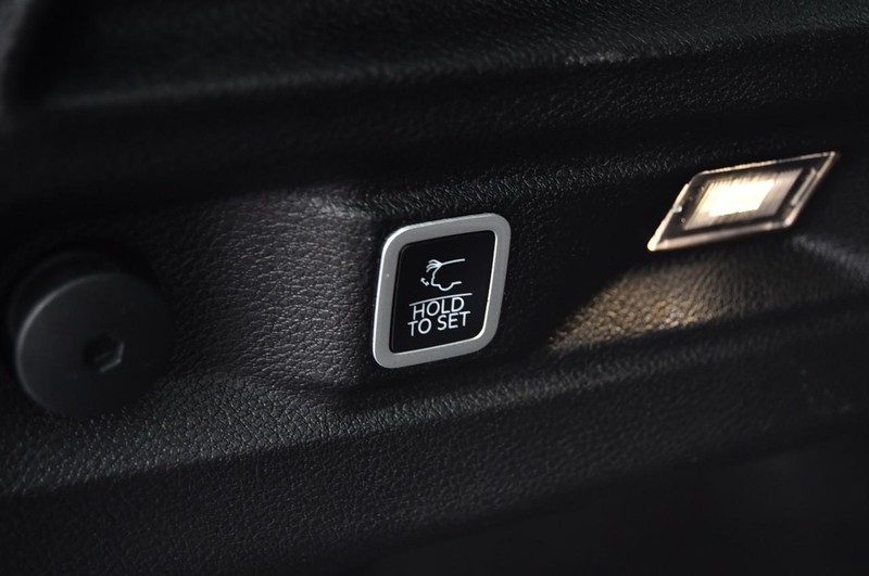 Jeep Grand Cherokee L Vehicle Image 26