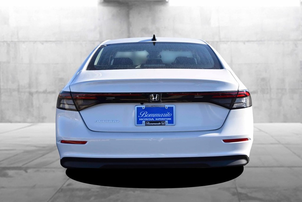 Honda Accord Sedan Vehicle Image 06