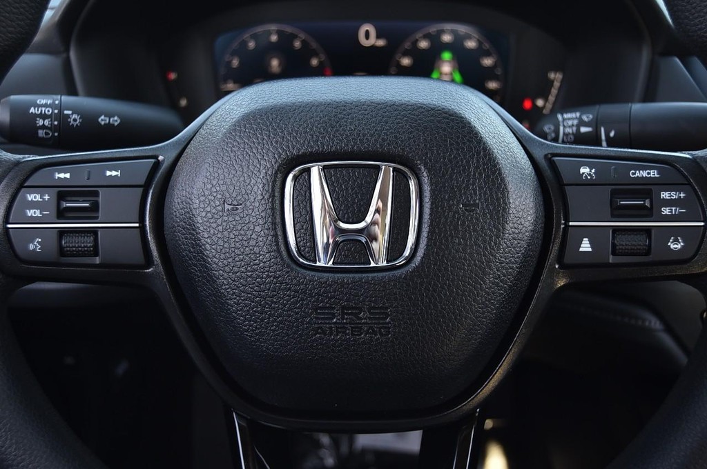 Honda Accord Sedan Vehicle Image 17