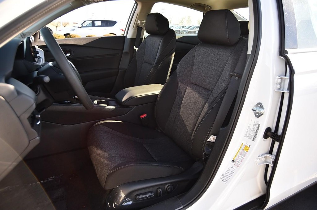 Honda Accord Sedan Vehicle Image 18