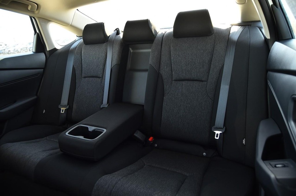 Honda Accord Sedan Vehicle Image 21