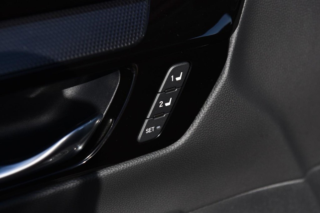 Honda CR-V Hybrid Vehicle Image 09