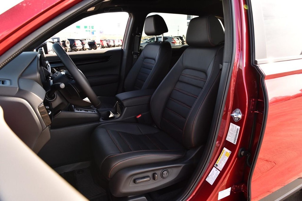 Honda CR-V Hybrid Vehicle Image 22